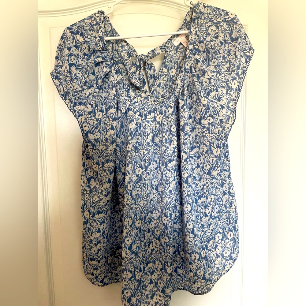 Floral short sleeve blouse